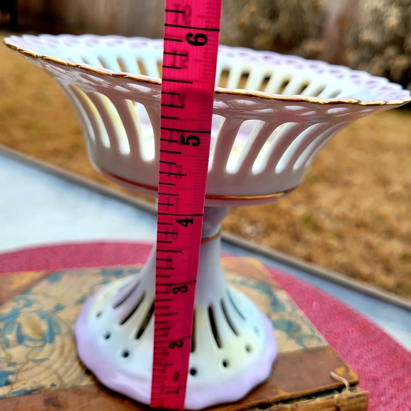 Vintage Porcelain Treasures compote pedestal dish - Picture 7 of 8